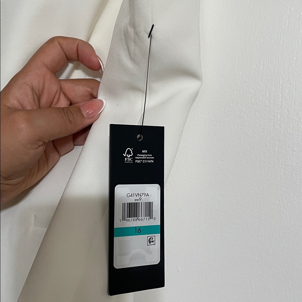 Karl Lagerfeld Ivory Buttoned Vest - Picture 3 of 3